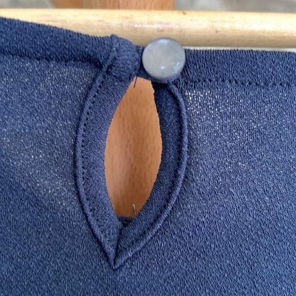 Top with side ruching - Picture 4 of 7